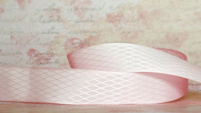 Лента сатиновая декоративная, 22мм, цвет светло-розовый, ромбы, ДС22-011, 1м