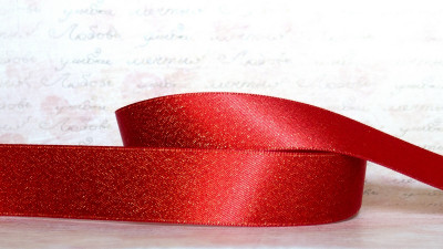 Лента сатиновая декоративная, двухсторонняя, 22мм, цвет красный, золотой люрекс ДС22-006, 1м