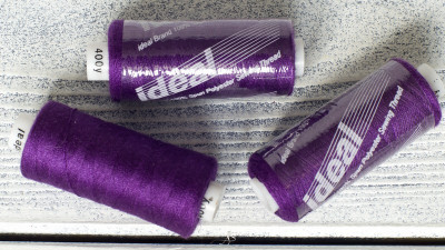 Нитки бытовые IDEAL 40/2 366м 100% п/э, цвет фиолетовый, арт.195, 1шт