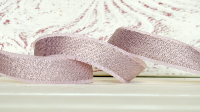 Лента текстильная декоративная с люрексом, двухстороняя, 25мм, цвет розовый, с бархамой по краям, ТЛ25-008, 1м