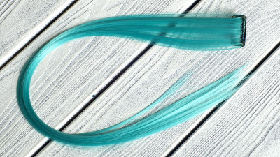 Прядь волос однотонная на заколке, цвет аквамарин,  длина 50 см, ширина 3,5 см, 1617020, 1 шт